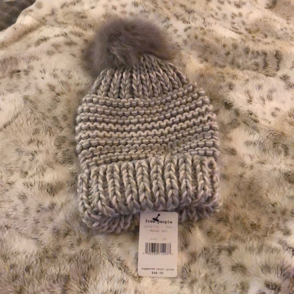 NWT Free People Skyline Pom Pom Beanie